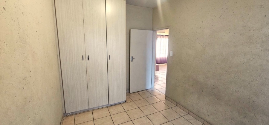 To Let 2 Bedroom Property for Rent in Waterval East North West